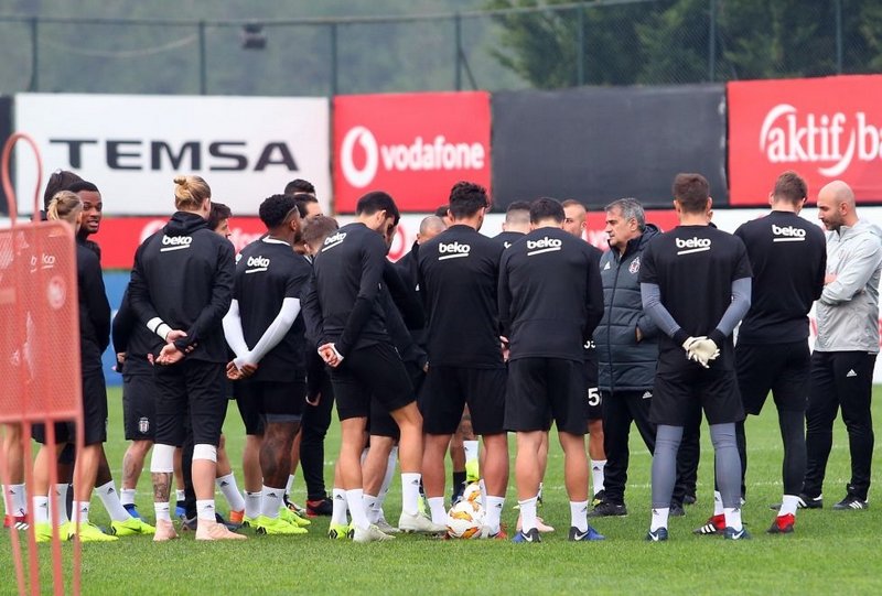 <h2>Beşiktaş’ta büyük operasyon! 4 isimle yollar ayrılıyor</h2>