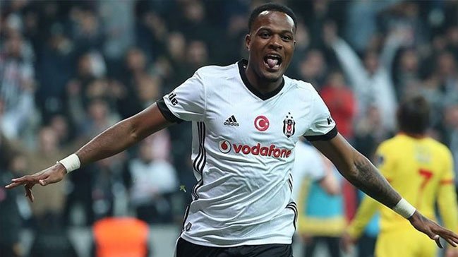 <h2>Beşiktaş’ta Cyle Larin için sürpriz formül! Transfer...</h2>