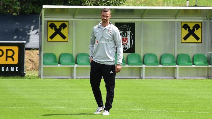 <h2>Beşiktaş’ta kriz! Şenol Güneş ile bir tek kelime konuşmayan isim</h2>