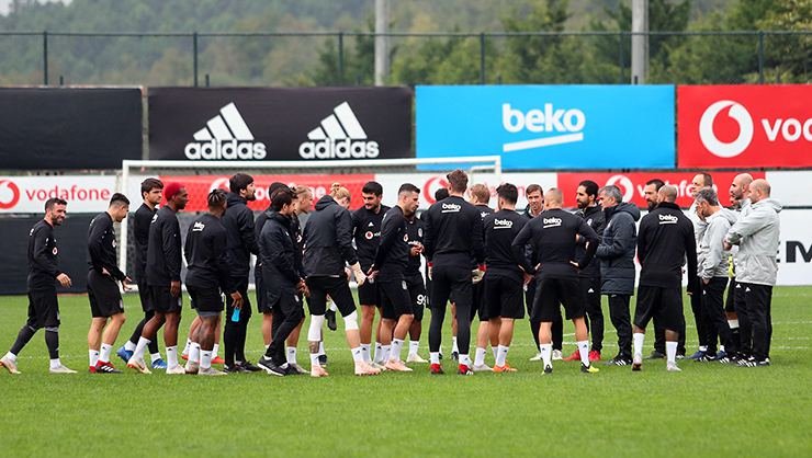 <h2>Beşiktaş’ta teknik heyet oyuncuları uyardı!</h2>