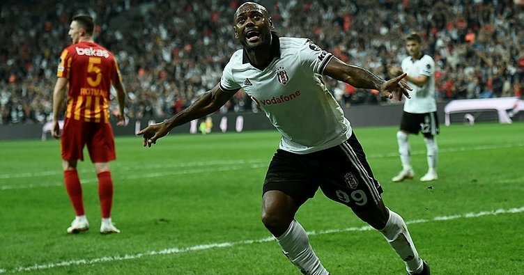 'Beşiktaş'ta yılın büyük sürprizi! Vagner Love...