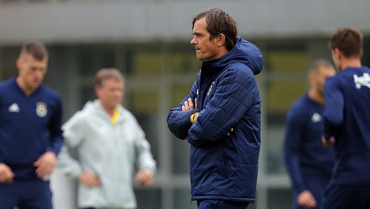 <h2>Cocu Fenerbahçe’yi ikiye böldü!</h2>