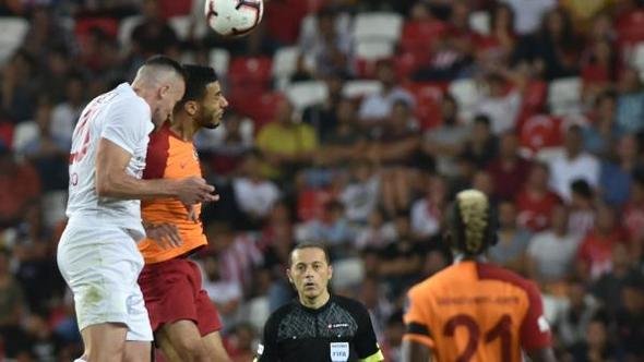 <h2>CÜNEYT ÇAKIR’DA MUSLERA HAYRANLIĞI VAR</h2>