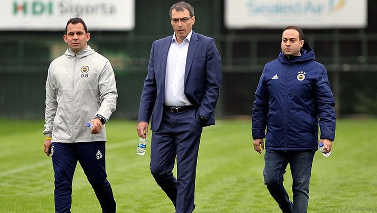 <h2>Fenerbahçe taraftarı faturayı Comolli’ye kesti!</h2>