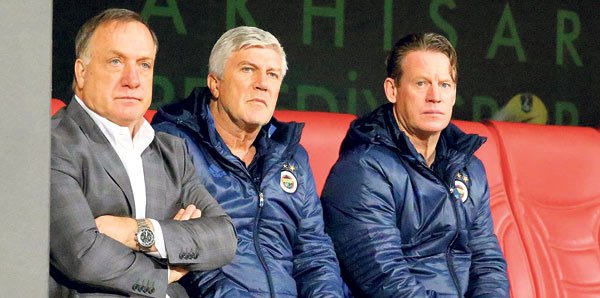 <h2>Fenerbahçe’de 3 yıllık kaos! 76 milyon euro...</h2>