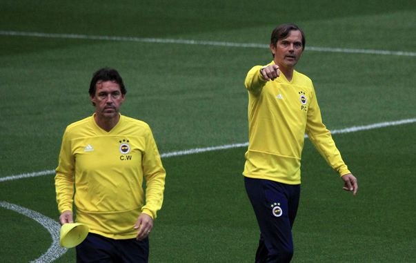 'Fenerbahçe'de DEV operasyon! 5 isimle yollar ayrılıyor