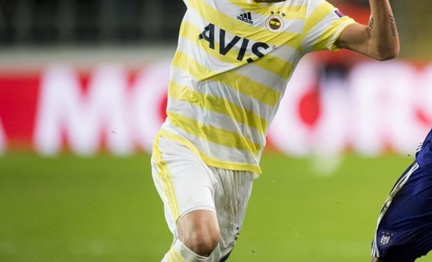 'Fenerbahçe'de son dakika ayrılığı belli oldu! İşte yeni adresi