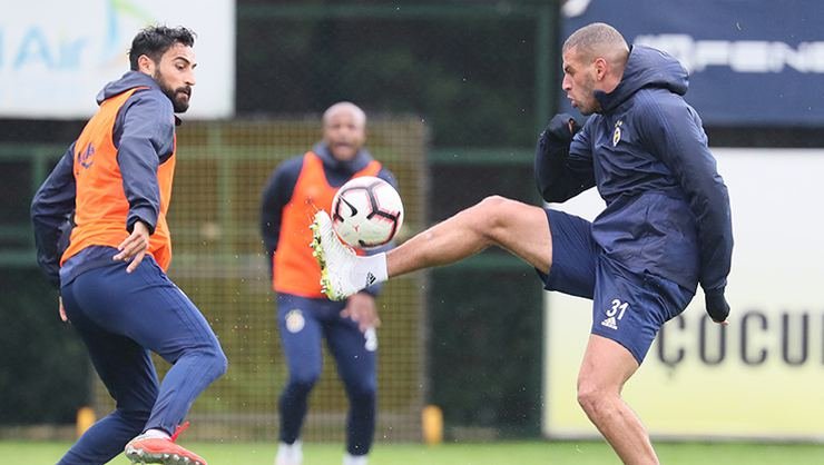 <h2>Fenerbahçe’de taktiği Slimani belirleyecek</h2>