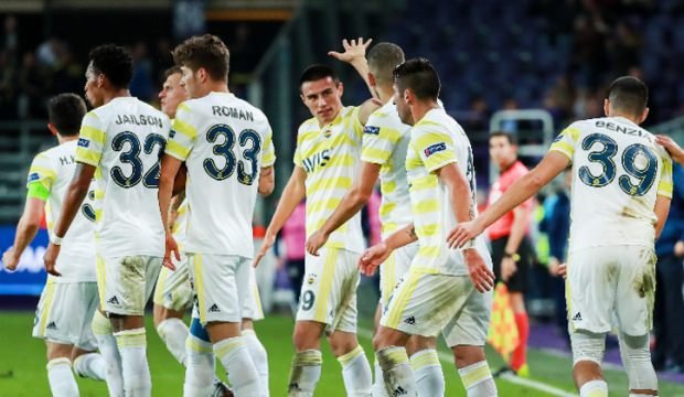 'Fenerbahçe'ye 7 transfer! Dünyaca ünlü isim açıkladı