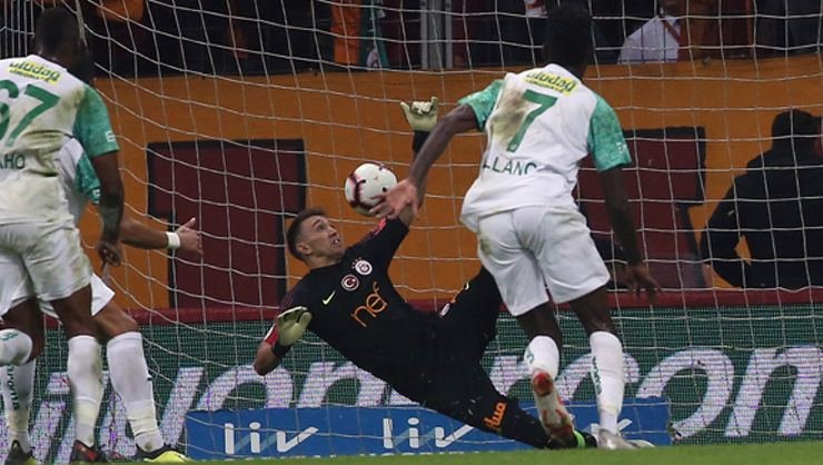 'Ne yaptın sen Muslera? Kabusu gördü