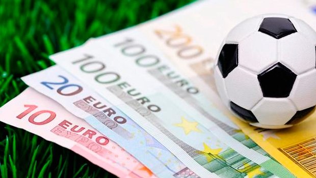 'Flaş karar verildi! Yabancı futbolcu maaşlarını nasıl alacak?