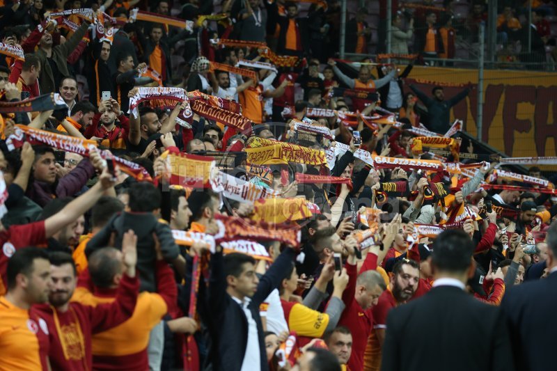 'Galatasaray ile Bursaspor 1-1 berabere kaldı, Sosyal Medya yıkıldı!