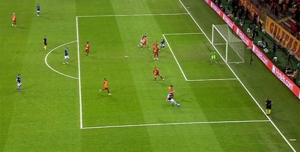 <h2>Gecenin skandalı VAR! Galatasaray - Schalke maçında...</h2>