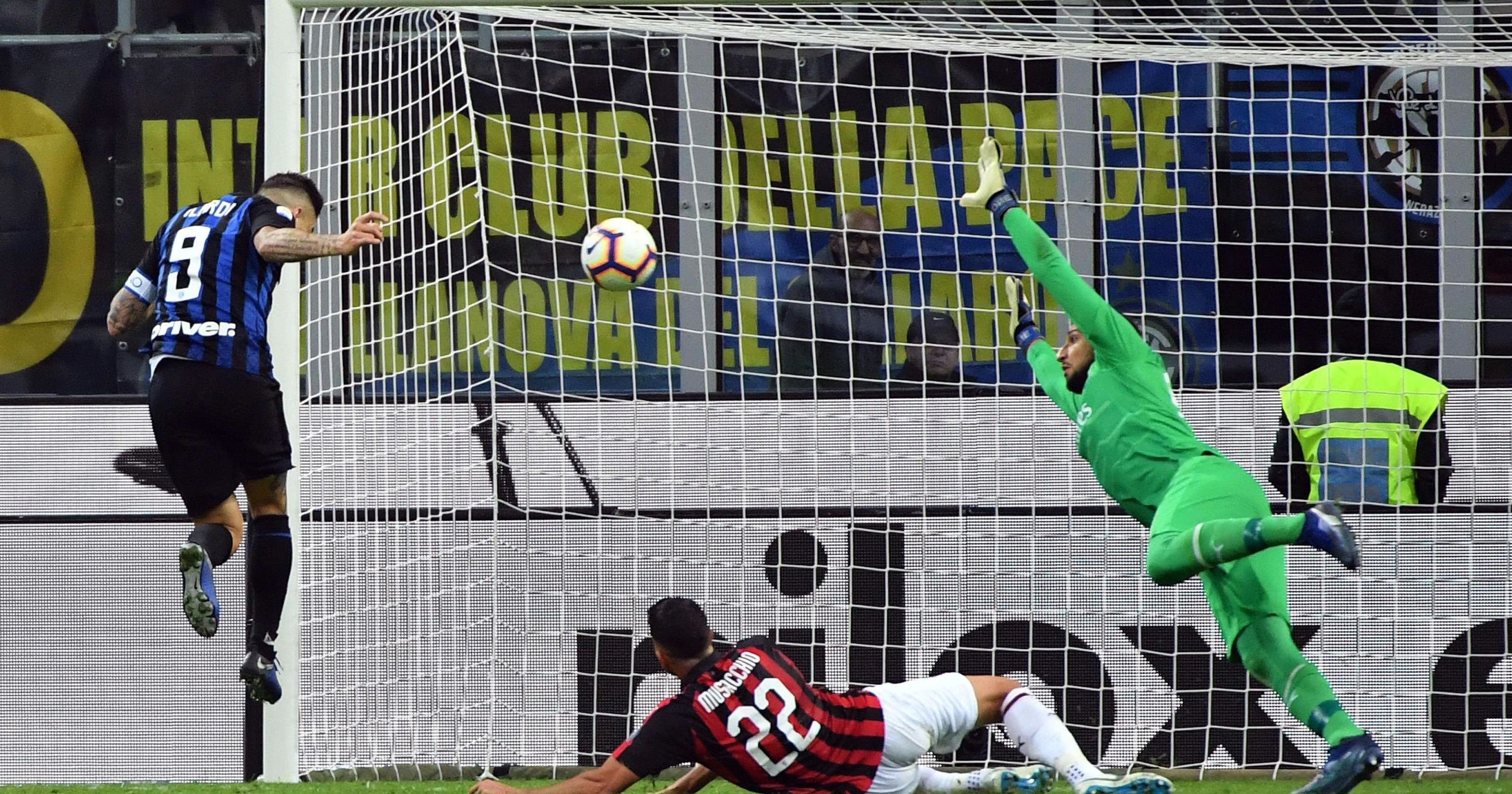 'Golü attı, stadın ortasında öpüştüler! Aşka geldi