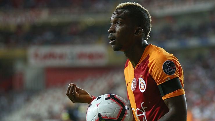 <h2>Henry Onyekuru görüşme odasına</h2>