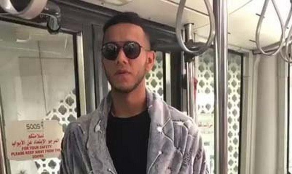 'Josef bu ne hal? Üzerinde bornozla bakın ne yaptı?