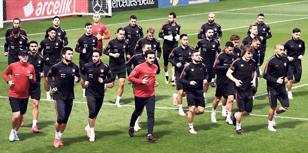 'Lucescu'dan sürpriz karar! Yarınki maçta 5 sürpriz