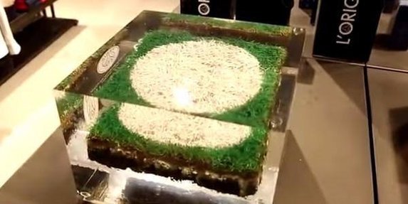 <h2>Paris Saint-Germain, Parc des Princes’te geçen sezon kullanılan penaltı noktasını satışa çıkardı. Penaltı noktasını satın almak isteyen taraftarlar 4 bin 800 Euro’yu yani yaklaşık 14 bin 500 TL’yi ödemek zorunda.</h2>