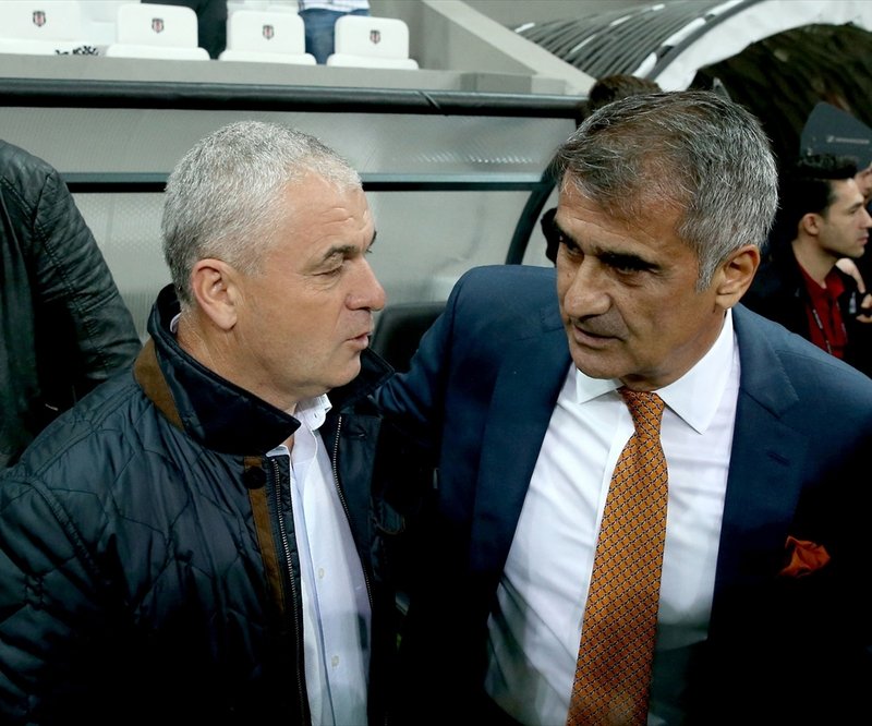 <h2>Şenol Güneş ve Rıza Çalımbay’a şok sözler; Kenarda ikisi de...</h2>