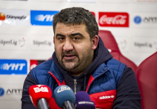 ÜMİT ÖZAT