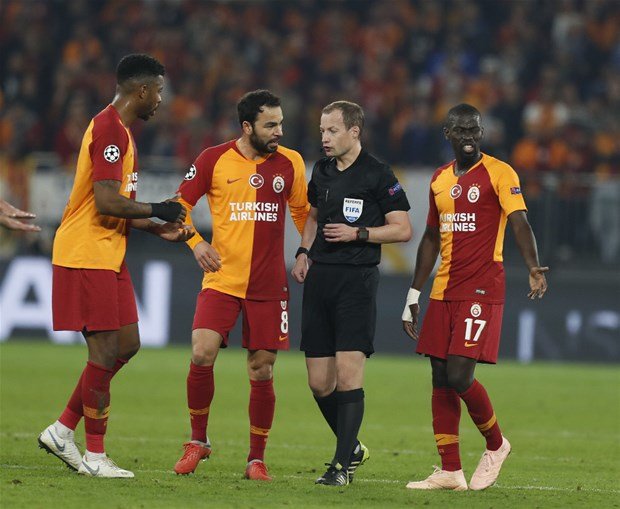 '﻿﻿Galatasaray'da büyük şok! 15 futbolcu...