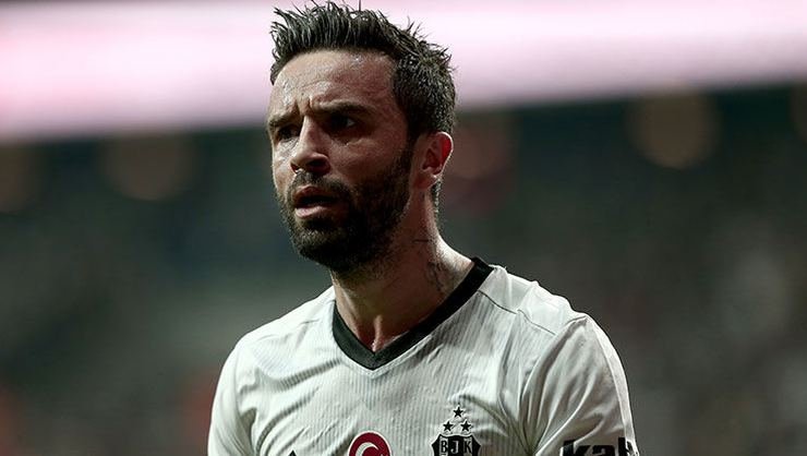 '  Gökhan Gönül'den Beşiktaş için büyük fedekarlık