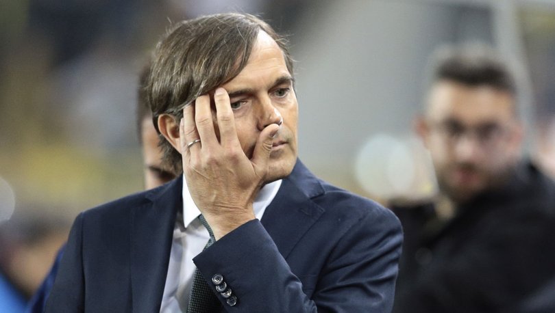 <h2> Fenerbahçe’de yeni teknik direktöre Cocu engeli</h2>