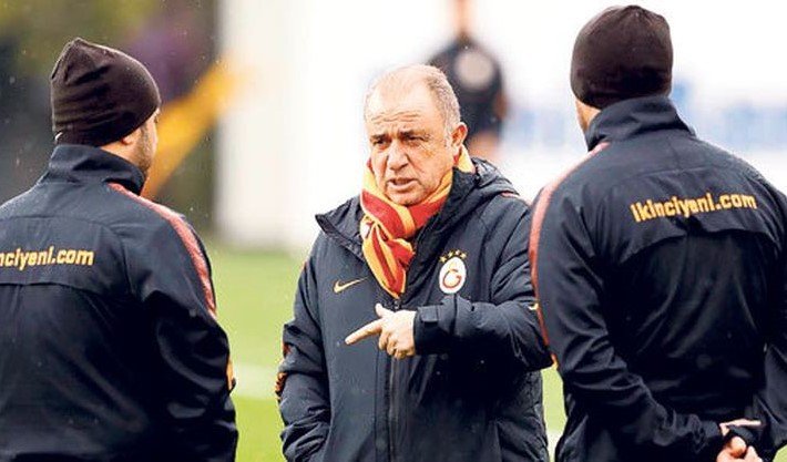 <h2> İki farklı Galatasaray</h2>