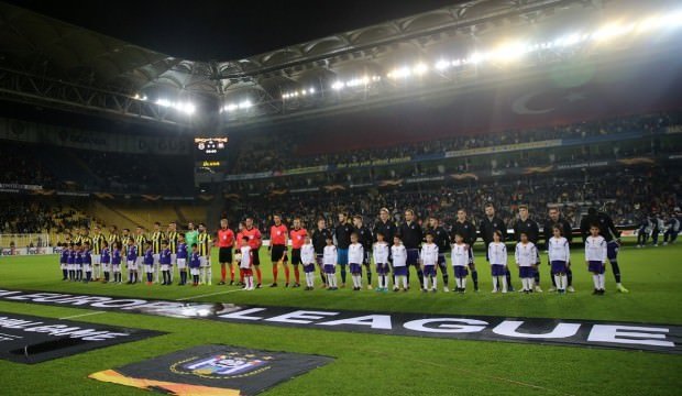 <h2> Kadıköy’de Fatih Terim, Hasan Şaş ve Galatasaray’a tepki</h2>