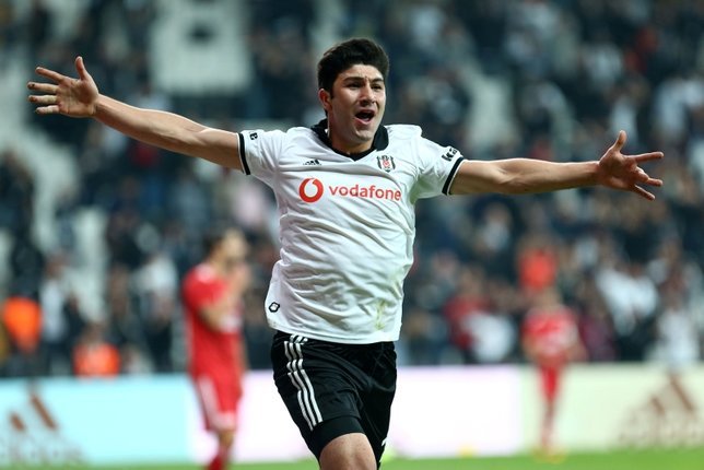 <h2>ALDIĞI ÜCRETE ZAM YAPILACAK</h2>