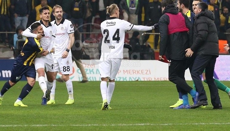 'Ankaragücü - Beşiktaş maçı devre arasında kavga! Tolga Zengin...