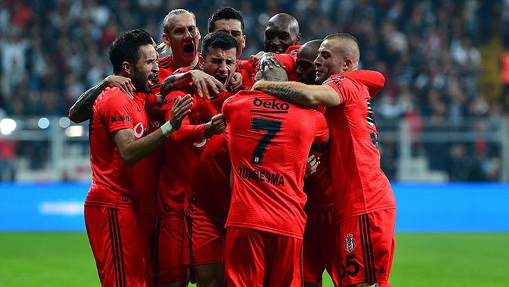 <h2>Beşiktaş Genk’i devirip kara bulutları dağıtmak istiyor</h2>