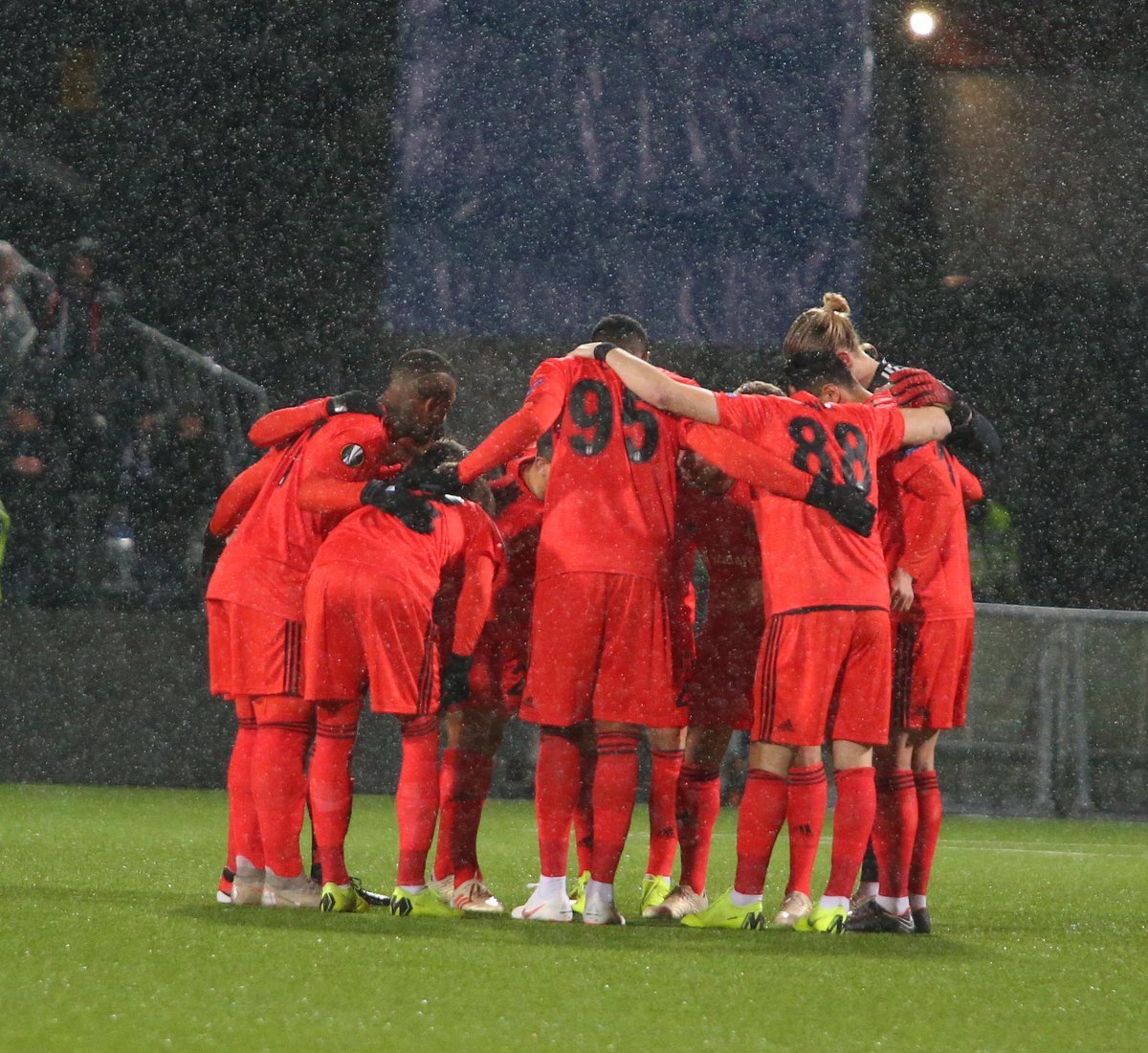 <h2>Beşiktaş gruptan nasıl çıkar? İşte karışan gruptaki tüm ihtimaller </h2>