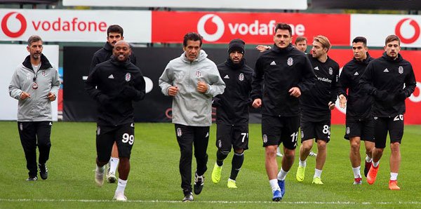 Beşiktaş’ta büyük operasyon! 8 futbolcuyla yollar ayrılıyor