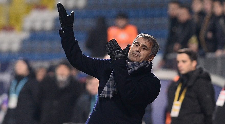 'Beşiktaş'ta ısınmada sakatlanan yıldız futbolcu ilk 11'den çıkartıldı