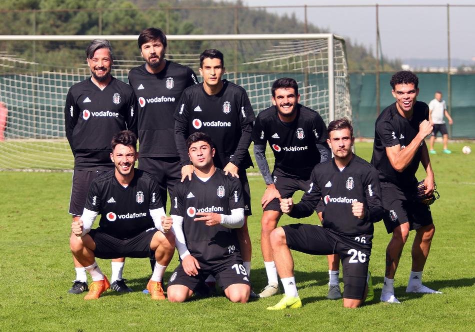 'Beşiktaş'ta kıyım başlıyor! Yolcular belli oldu