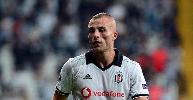 <h2>En az 1 ay sahalardan uzak kalacak</h2>