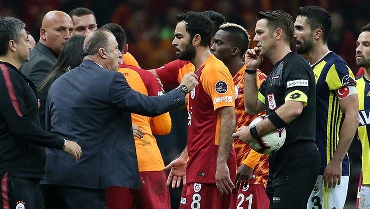 <h2>Fatih Terim: Senin gibi hakemler bu maçların anasını s...</h2>