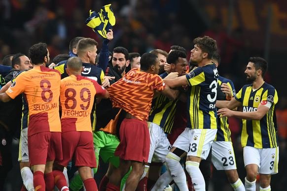 'Fenerbahçe'de flaş gelişme! 2 yıldızın sözleşmesi feshediliyor