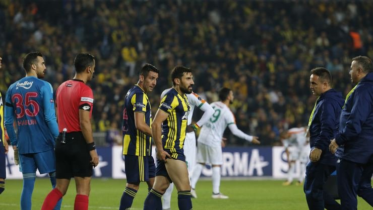 <h2>Fenerbahçe’de Şener Özbayraklı şoku!</h2>