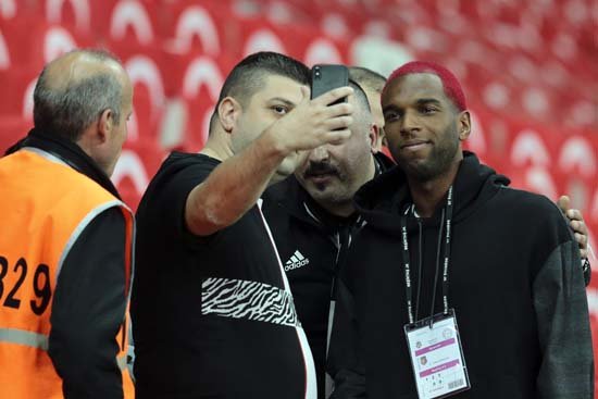 <h2>Flaş! Ryan Babel teklifi reddetti! Hollandalı’nın istediği rakam</h2>