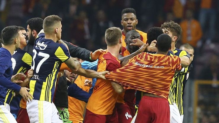 <h2>Galatasaray - Fenerbahçe derbisi sonrası 3 kırmızı, 1 sarı kart çıktı</h2>