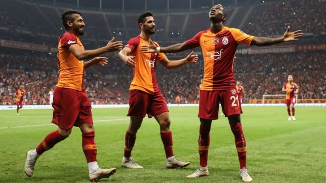 <h2>GALATASARAY KAZANIR, PORTO KAZANIR</h2>