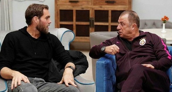 'Galatasaray'a sürpriz golcü transferi! Elmander'in teklif ettiği isim