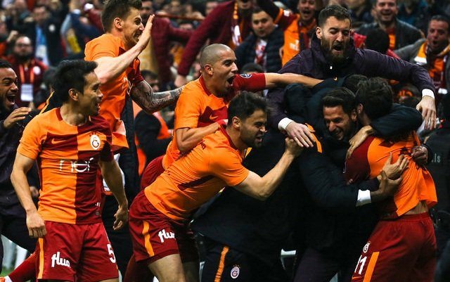 'Galatasaray'a teklif edilen yıldız golcü kadro dışı bırakıldı