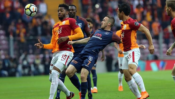 'Galatasaray'ın istediği golcüyü Başakşehir kapıyor! Transferde sürpriz çalım
