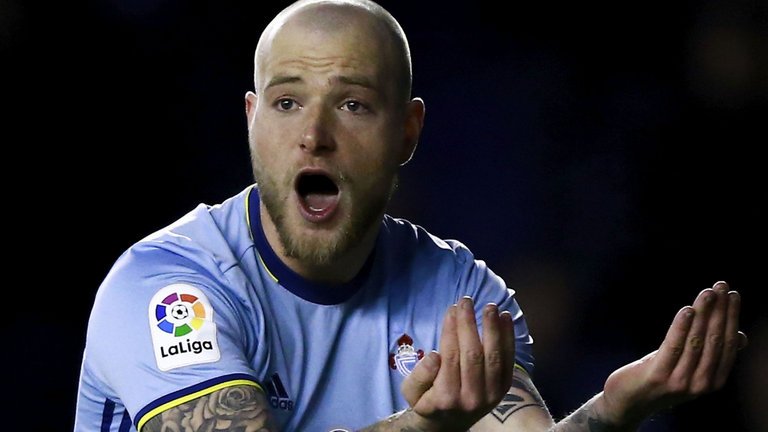 <h2>GUIDETTİ GERİ PLANDA KALDI</h2>