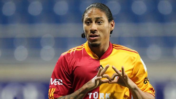 <h2>Juan Pablo Pino (Kulüpsüz)</h2>