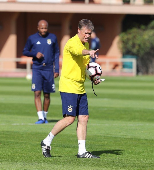 <h2>Koeman 4 kulüp, 1 milli takım çalıştırdı</h2>