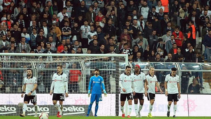 <h2>MUKAVELESİ BİTECEK OLAN OYUNCULARI ŞÖYLE:</h2>